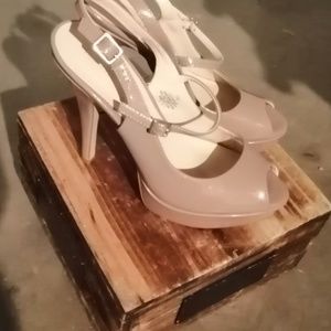 Enzo Angiolini Tan Patent Heels